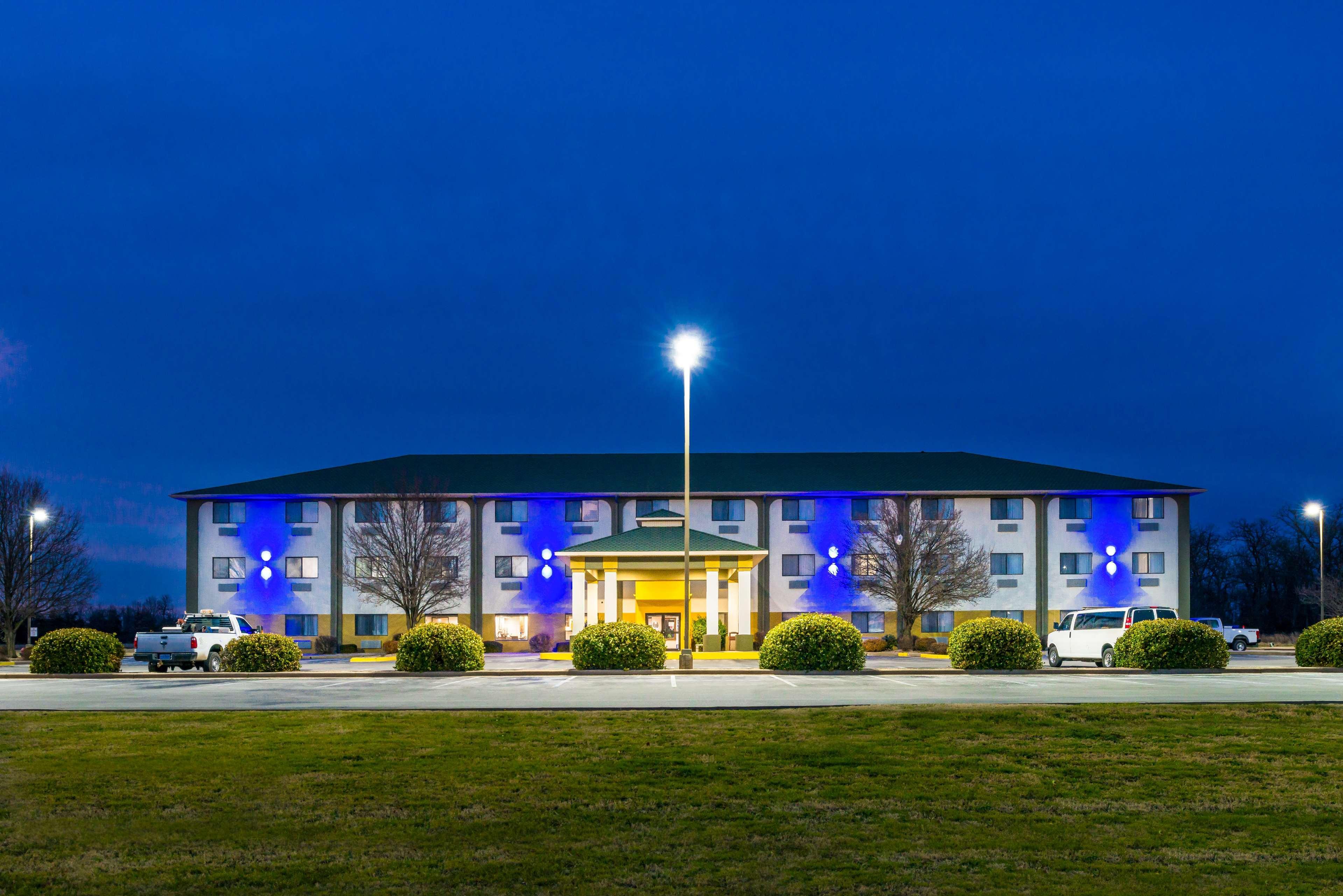 Best Western Big Spring Lodge Neosho Exterior photo